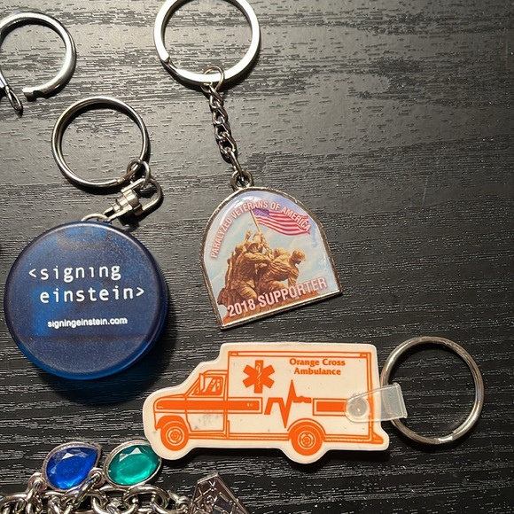 Assorted Key Chains bundle of 8 - Picture 3 of 5